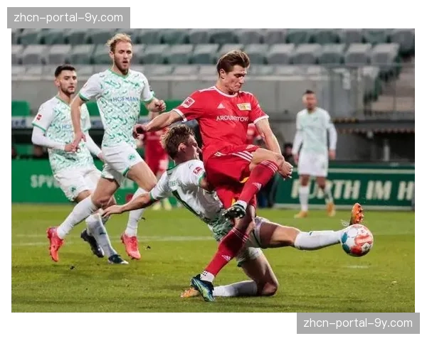 门兴格拉德巴赫0-0柏林联合,双方各取一分 门兴格拉德巴赫0-0柏林联合,双方各取一分